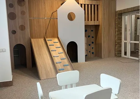 Садочок LEVLAND вул. Панаса Мирного, 33